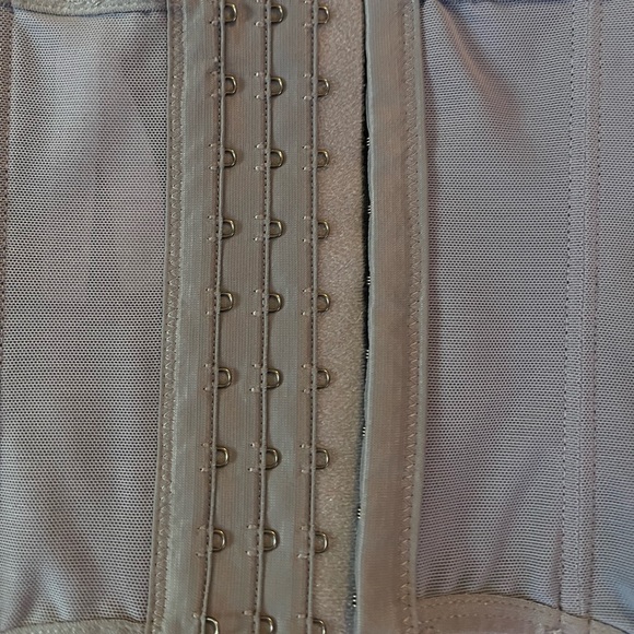 URBAN OUTFITTERS out from under corset top - Picture 3 of 6